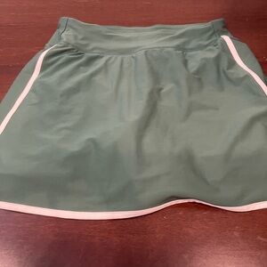 guc old navy retro green Athletic Skort with White Trim medium